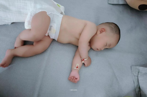 临沂三个月宝宝抬头不稳